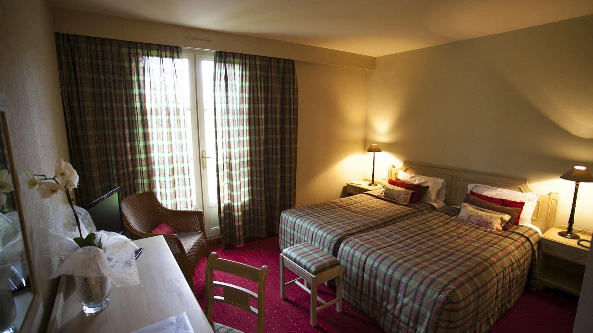 Le Domaine De Mombreux Hotel Lumbres Luaran gambar
